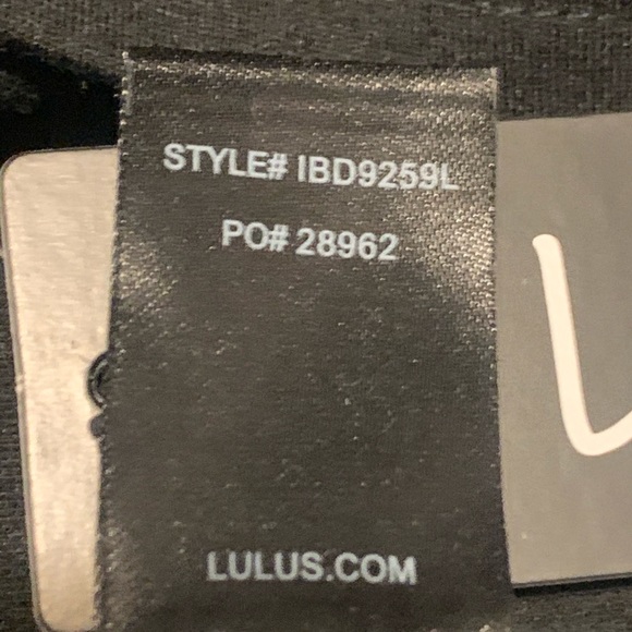 NWT Lulus Black Bell Sleeve Lace Dress sz Med - Picture 6 of 6